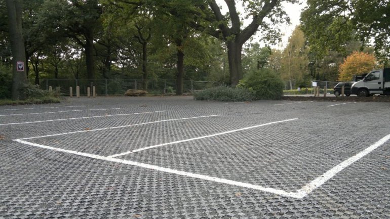 PERFO geogrid car park upgrade. Permeable car park with natural drainage